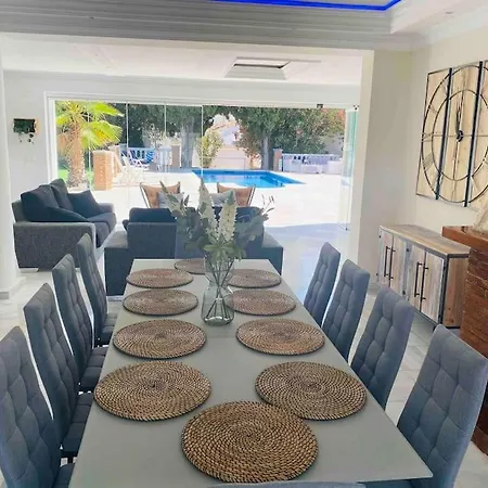 Vakantiehuis Sunny Mijas With Large Pool Free Parking
